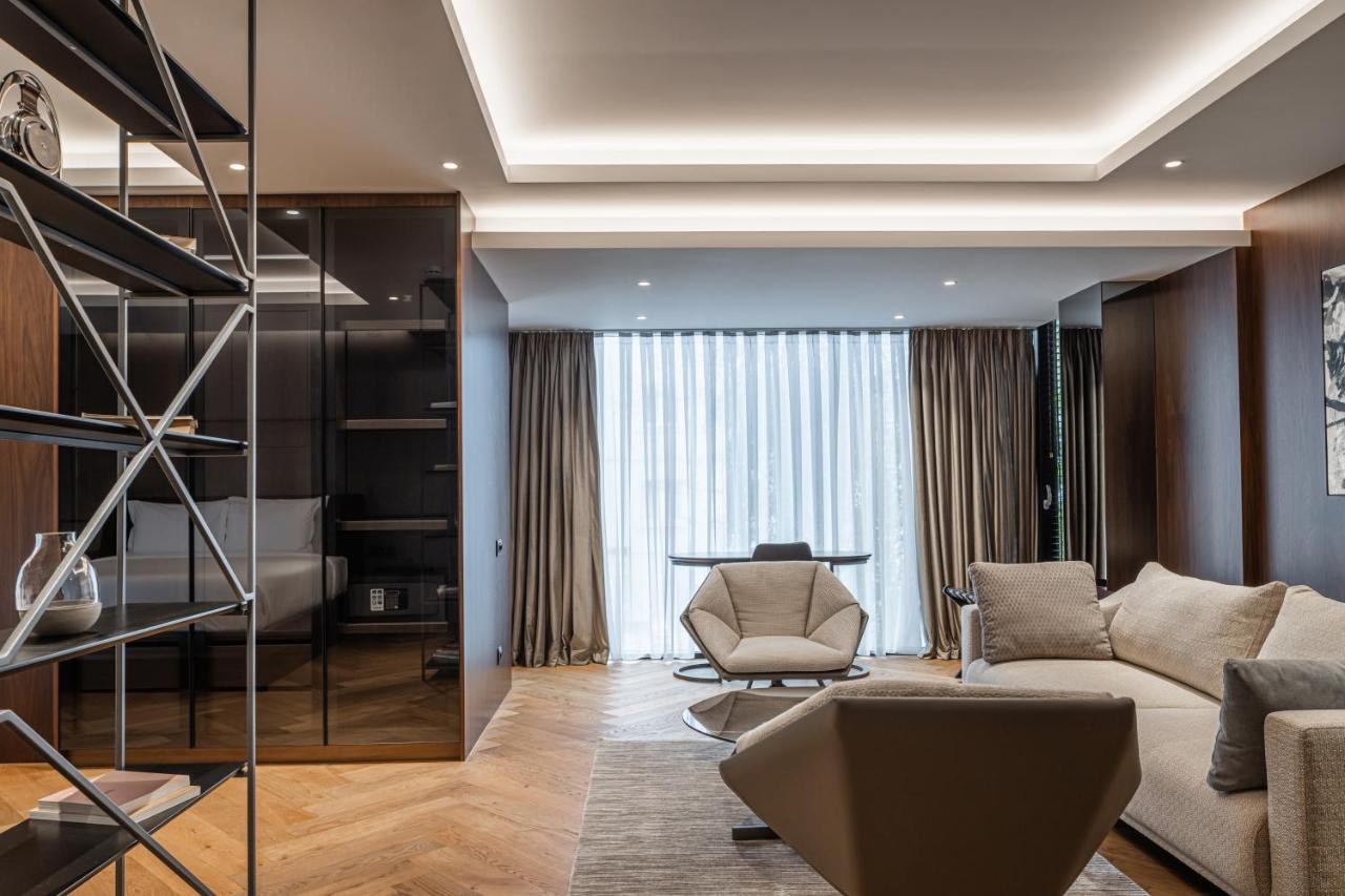 Hotel Manami Pristina Esterno foto The interior of a suite at The Ivy Collection