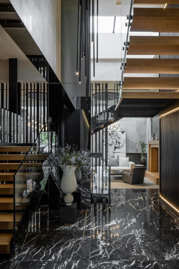 Hotel Manami Pristina Esterno foto Interior of the house