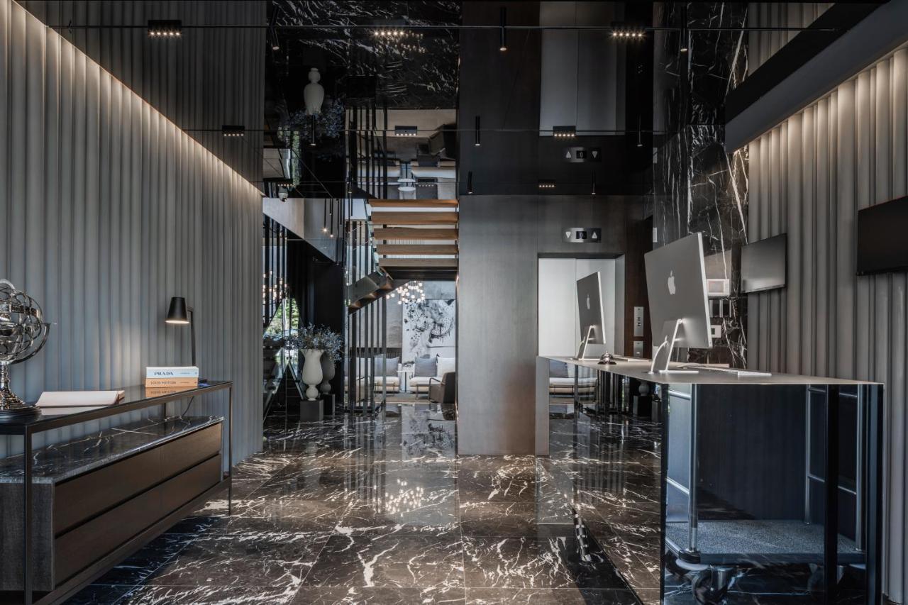 Hotel Manami Pristina Esterno foto Interior of the house
